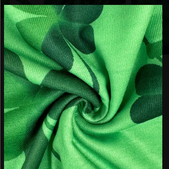 St. Patrick’s Day Shamrock Shirt Women’s Green Lucky Long Sleeve Top XL - Picture 2 of 3